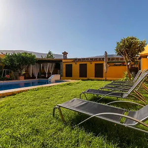Con Piscina Privada Gran Jardín, Barbacoa Y Parking Gáldar